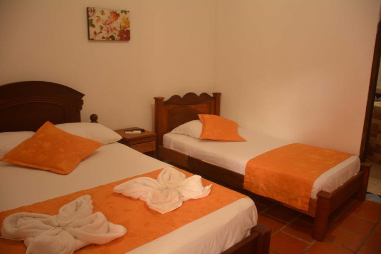 Hotel Y Restaurante Bienmesabe Santa Fe de Antioquia Buitenkant foto